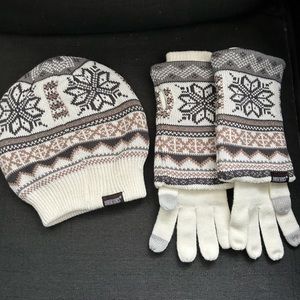 Muk Luks Beanie and Glove Set NWT